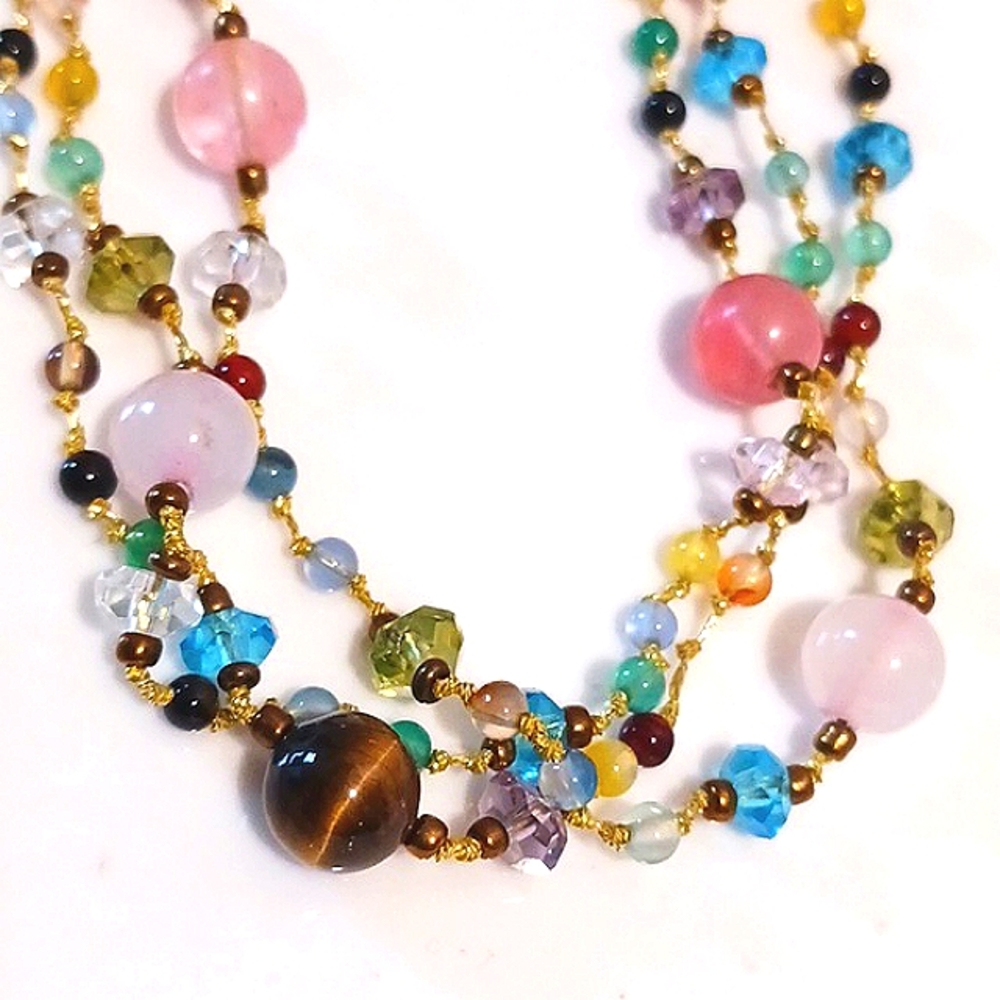 Gorgeous ⚜️ Handcrafted  Exotic Glass Beaded Necklace ⚜️🎁⚜️